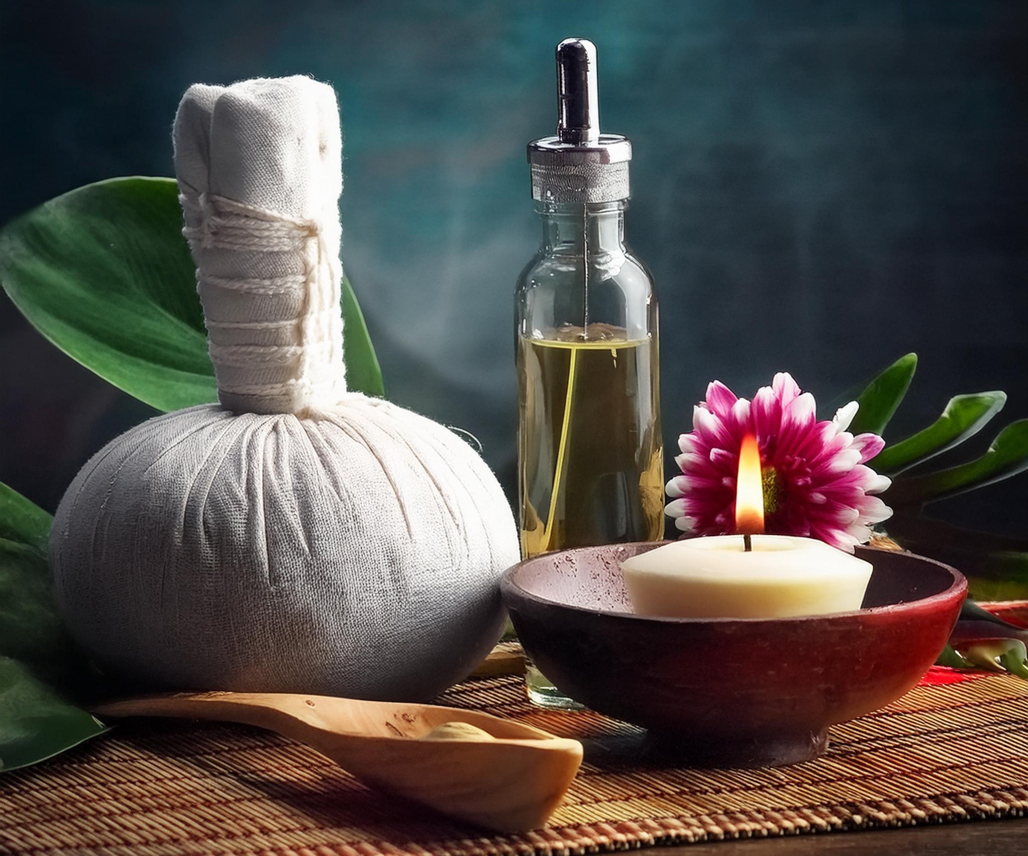 Kräuterstempel Massage